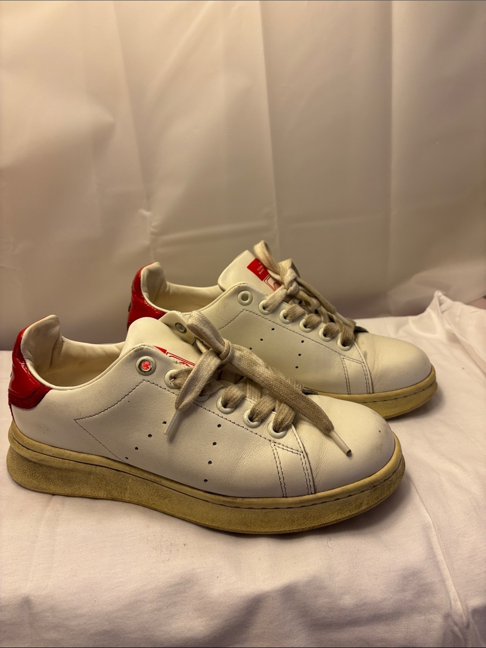 Marc Jacobs White Leather Tennis Sneakers with Red Logo Detail
